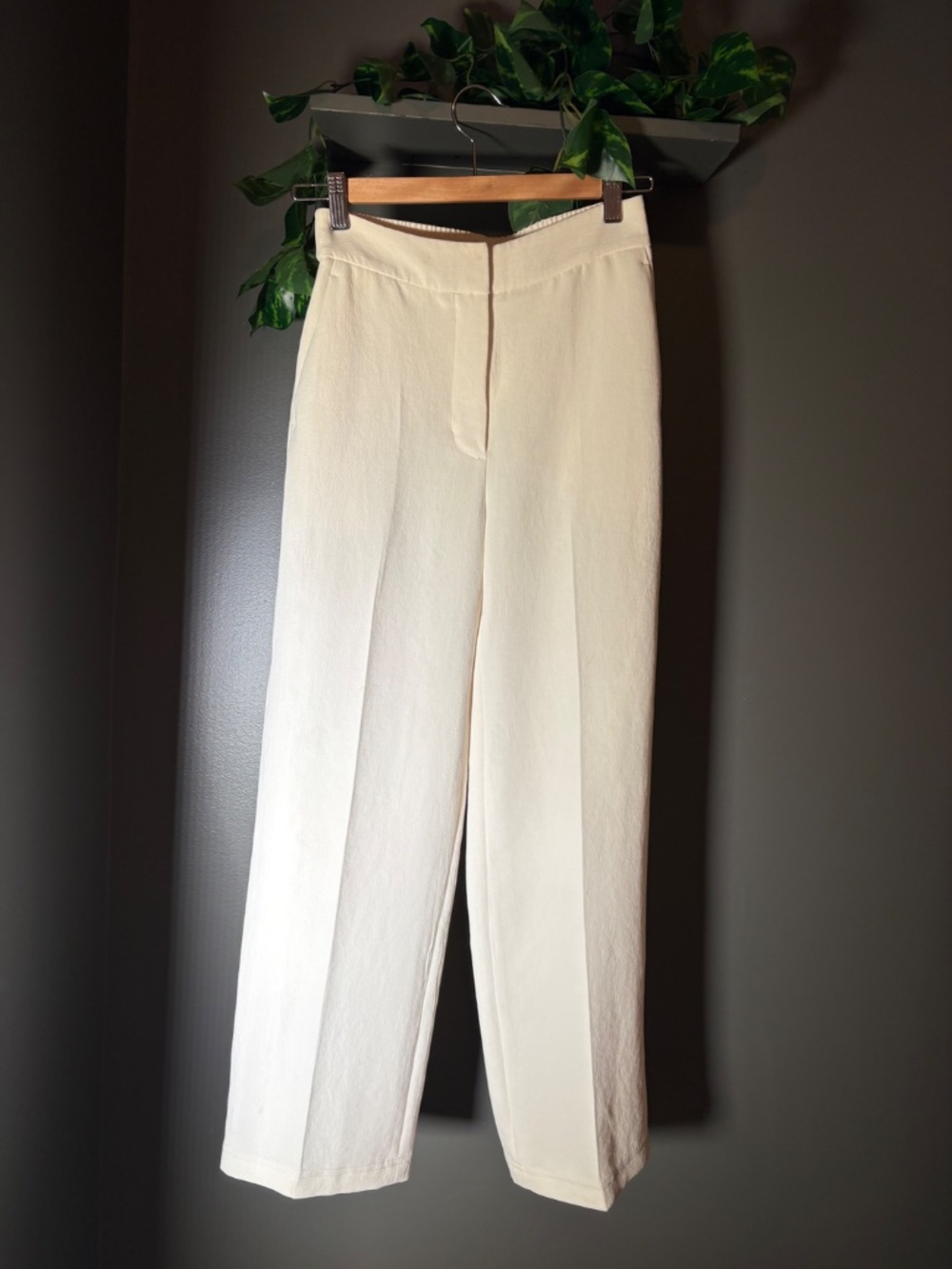 Light birch Aritzia THE LIMITLESS PANT™ - Picture 6 of 6